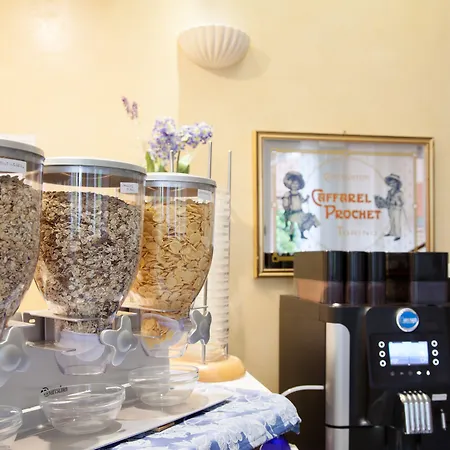 内拉酒店 3* 斯培西亚