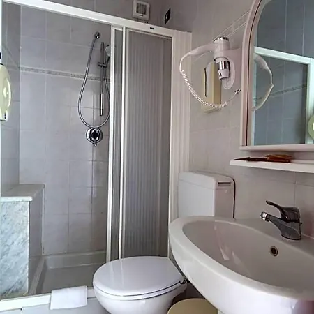 Nella Hotel 3*