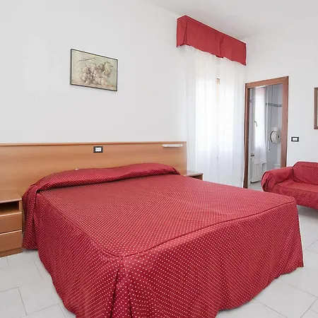 Hotel Nella 3*