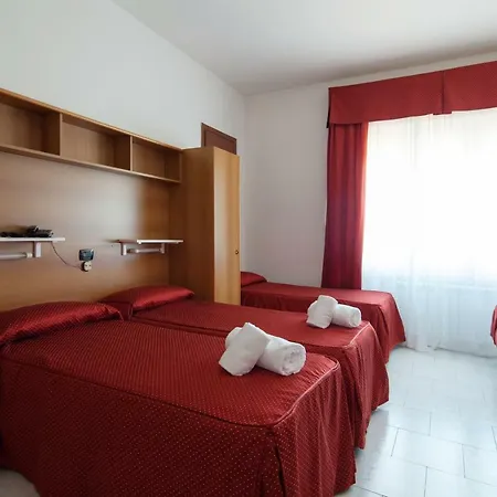 Hotel Nella 3*