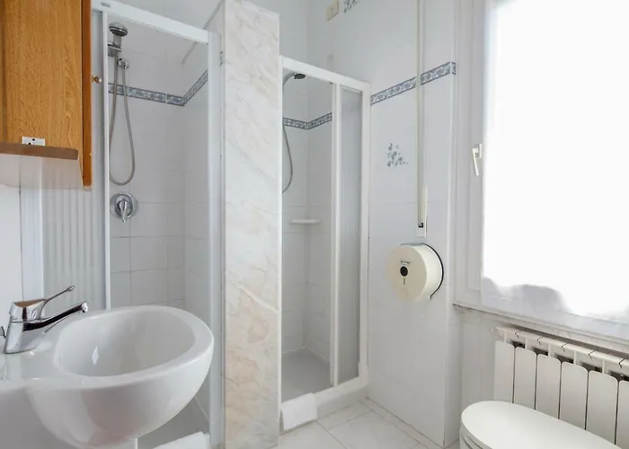 内拉酒店 斯培西亚